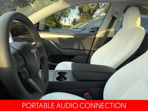 Used 2025 Tesla Model Y Long Range RWD image 10