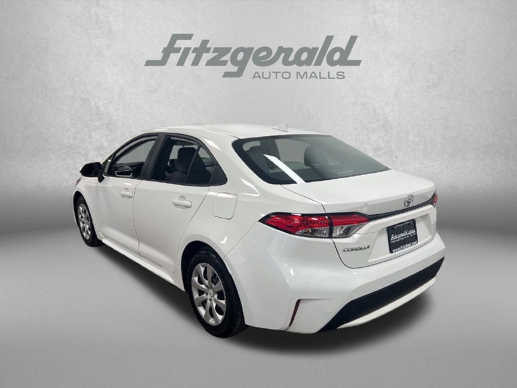 Used 2020 Toyota Corolla LE FWD image 3