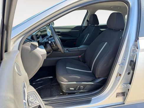 Used 2025 Hyundai Sonata SEL FWD image 6
