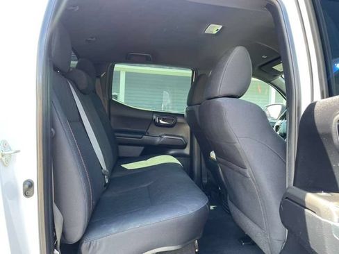 Used 2020 Toyota Tacoma TRD Sport AWD/4WD image 21