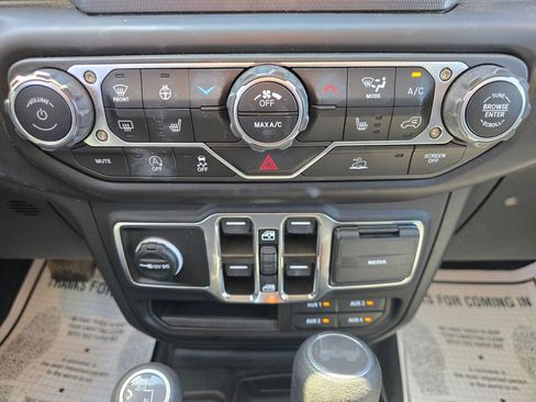 Used 2023 Jeep Wrangler Unlimited Sport image 42