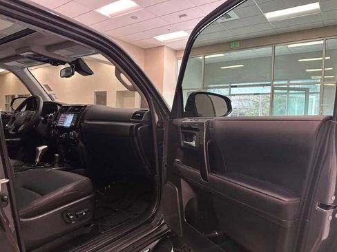 Certified 2024 Toyota 4Runner TRD Off-Road Premium w/ Moonroof Package AWD/4WD image 28