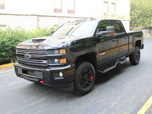 Used 2019 Chevrolet Silverado 2500 LTZ w/ Duramax Plus Package AWD/4WD image 30