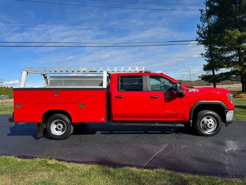 Used 2021 GMC Sierra 3500 4x4 Crew Cab w/ Convenience Package image 6