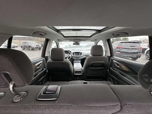 Used 2019 GMC Terrain SLE w/ Driver Convenience Package FWD image 18