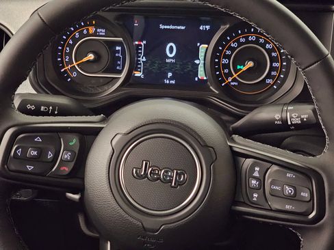 New 2026 Jeep Gladiator Sport AWD/4WD image 17