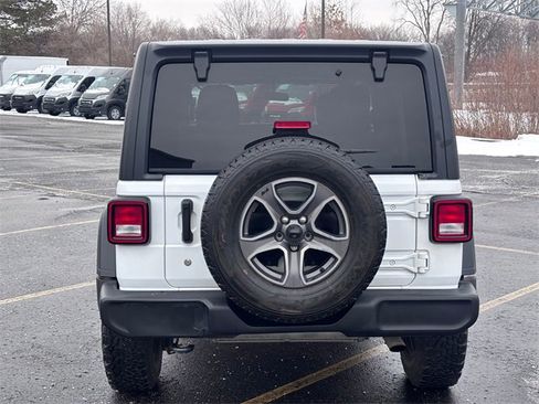 Used 2018 Jeep Wrangler Unlimited Sport S image 4