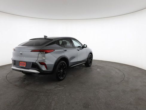 Used 2025 Buick Envista Sport Touring image 12