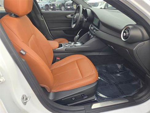 Used 2022 Alfa Romeo Giulia Ti AWD/4WD image 7