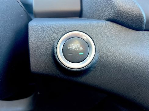 Used 2024 GMC Terrain SLE w/ Driver Convenience Package image 15