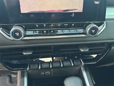 Used 2024 Chevrolet Colorado LT w/ LT Convenience Package III image 23