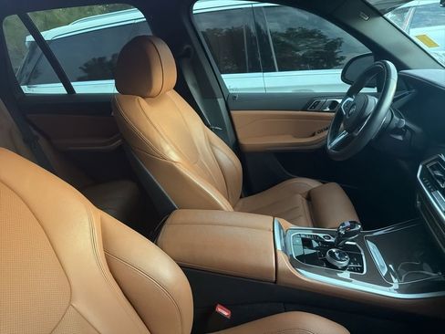 Used 2022 BMW X5 xDrive40i w/ M Sport Package image 5