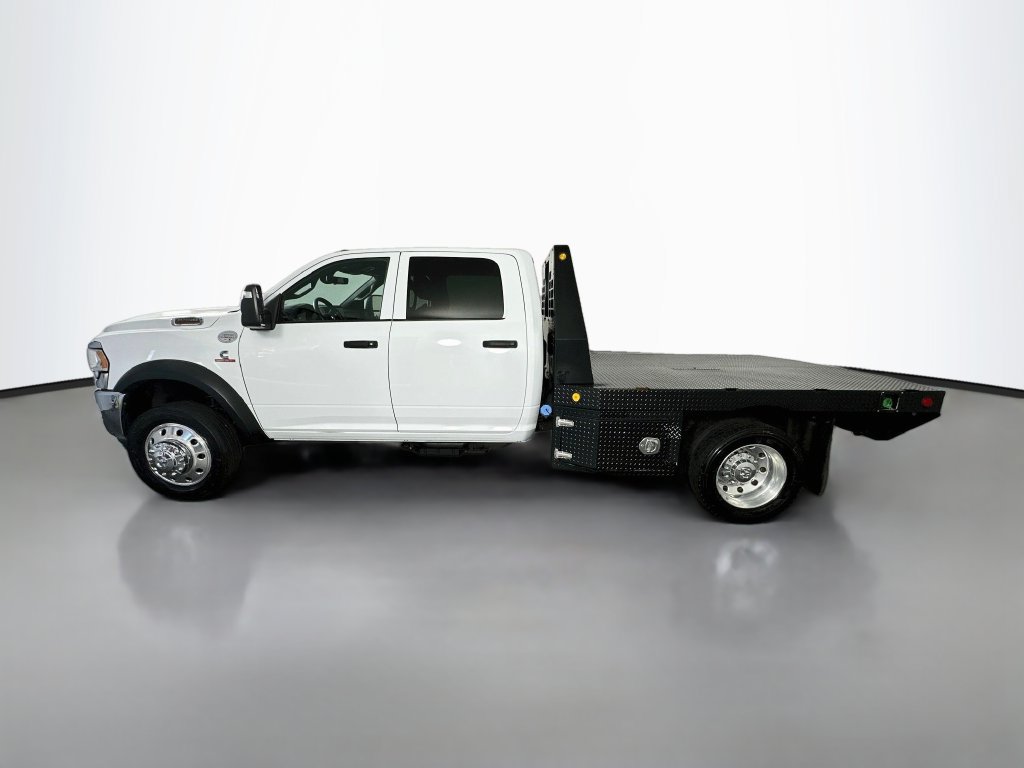 Used 2024 RAM 5500 Tradesman w/ Chrome Appearance Group AWD/4WD image 4