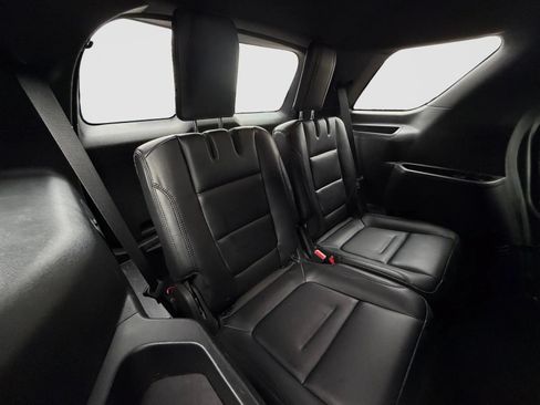 Used 2017 Ford Explorer XLT w/ Equipment Group 202A AWD/4WD image 20