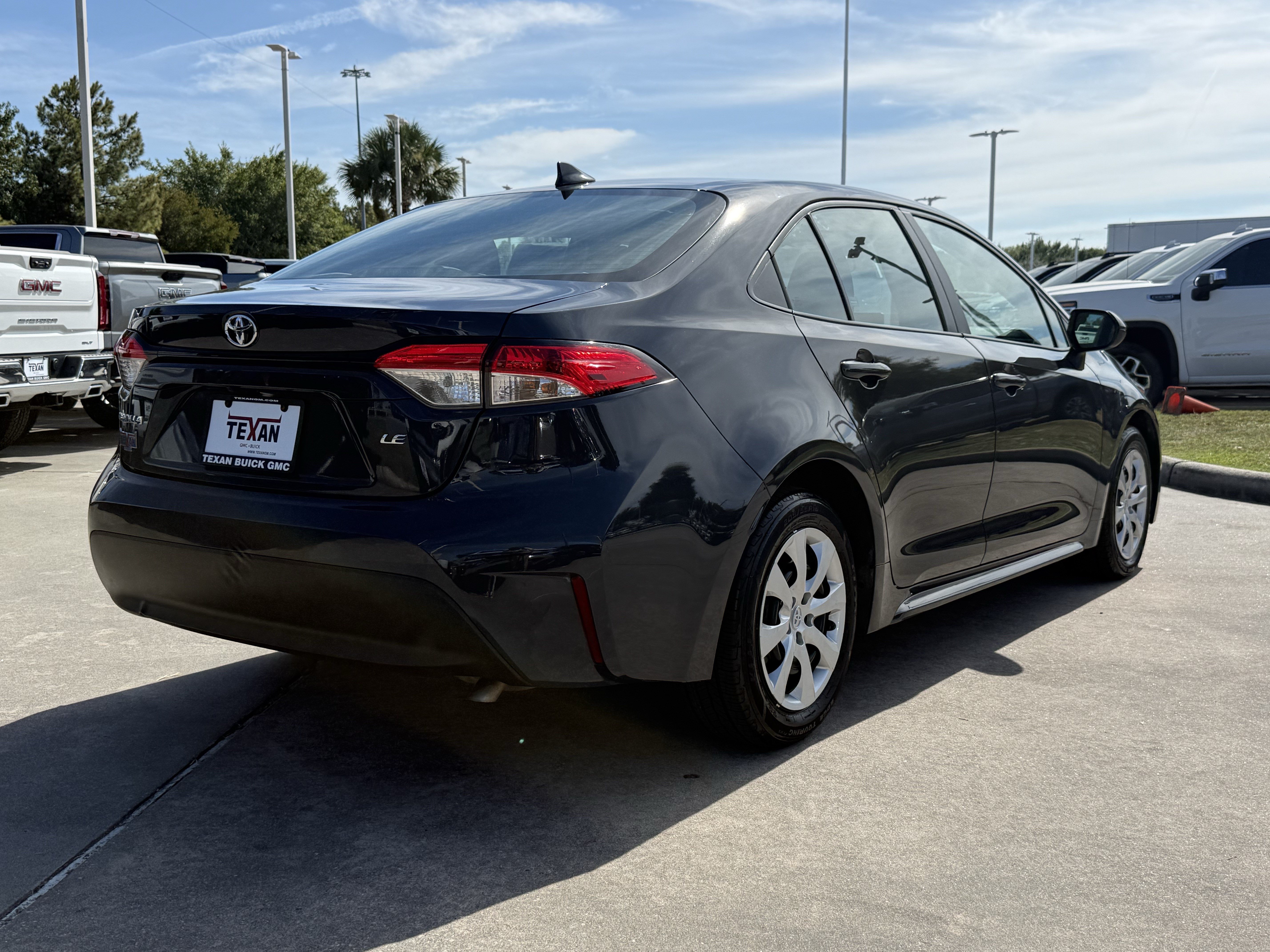 Used 2024 Toyota Corolla LE FWD image 5