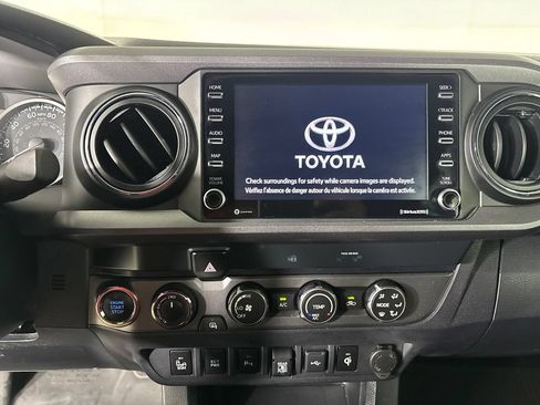 Used 2020 Toyota Tacoma TRD Sport w/ Technology Package AWD/4WD image 17