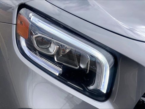 Used 2023 Mercedes-Benz GLB 250 4MATIC image 27