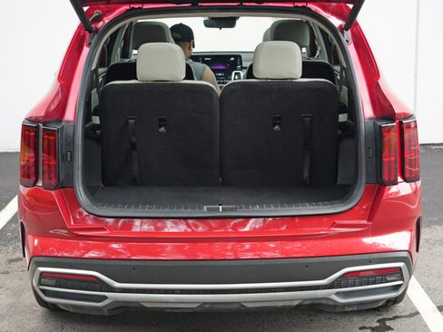 Used 2022 Kia Sorento SX w/ Panoramic Sunroof Package AWD/4WD image 9