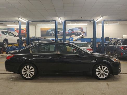 Used 2015 Honda Accord EX image 32