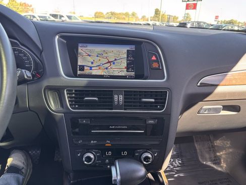 Used 2015 Audi Q5 2.0T Premium Plus w/ Technology Package image 28