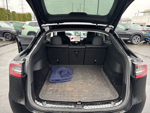 Used 2021 Tesla Model Y Long Range image 13