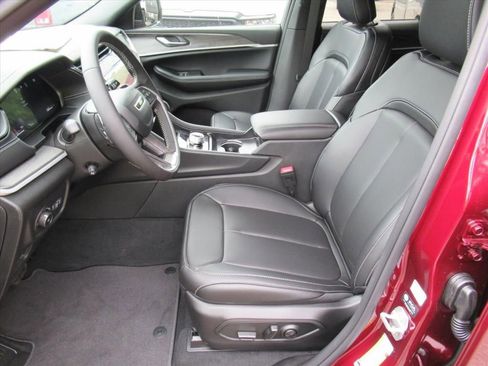 New 2026 Jeep Grand Cherokee Limited AWD/4WD image 15