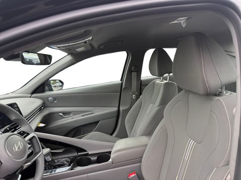 Used 2026 Hyundai Elantra Hybrid w/ Cargo Package FWD image 10