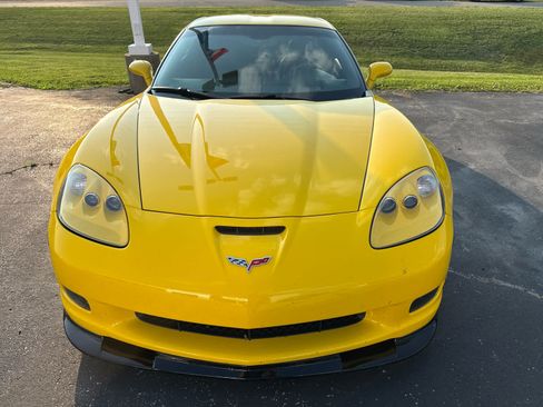 Used 2006 Chevrolet Corvette Z06 w/ Preferred Equipment Group RWD image 3