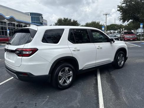Certified 2025 Honda Pilot EX-L image 4