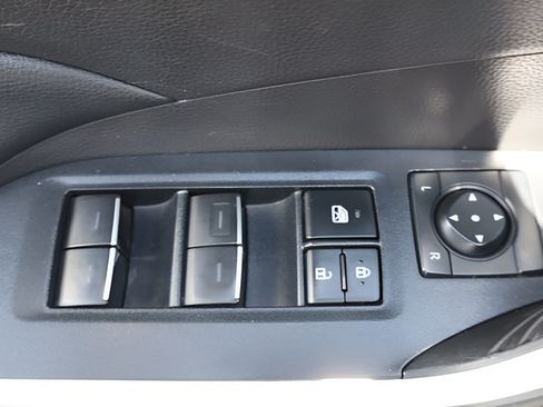 Used 2022 Toyota RAV4 XLE AWD/4WD image 17