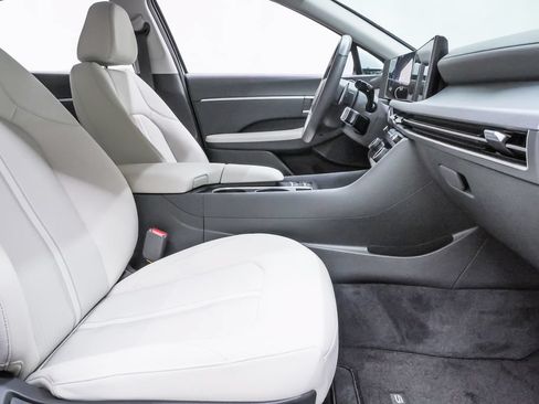 Certified 2026 Hyundai Sonata SEL FWD image 13