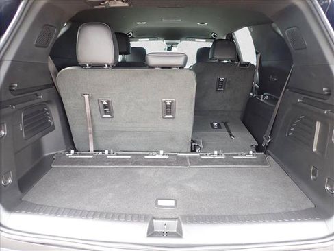 Used 2025 Chevrolet Traverse LT w/ Driver Confidence Package AWD/4WD image 8