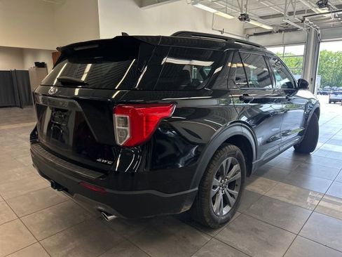 Used 2023 Ford Explorer XLT w/ Equipment Group 202A AWD/4WD image 12