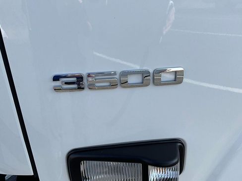 New 2025 Chevrolet Low Cab Forward image 8