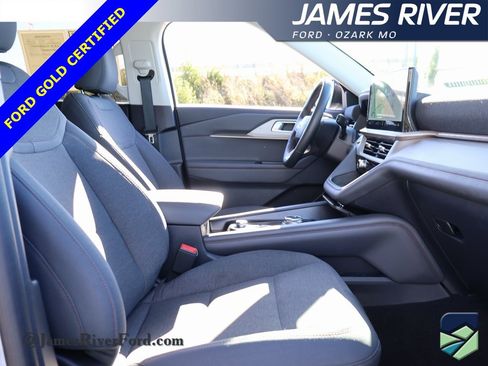 Certified 2025 Ford Explorer Active image 9