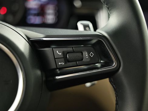 Certified 2026 Porsche Macan AWD/4WD image 37