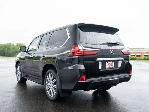 Used 2017 Lexus LX 570 4WD w/ Luxury Package image 4