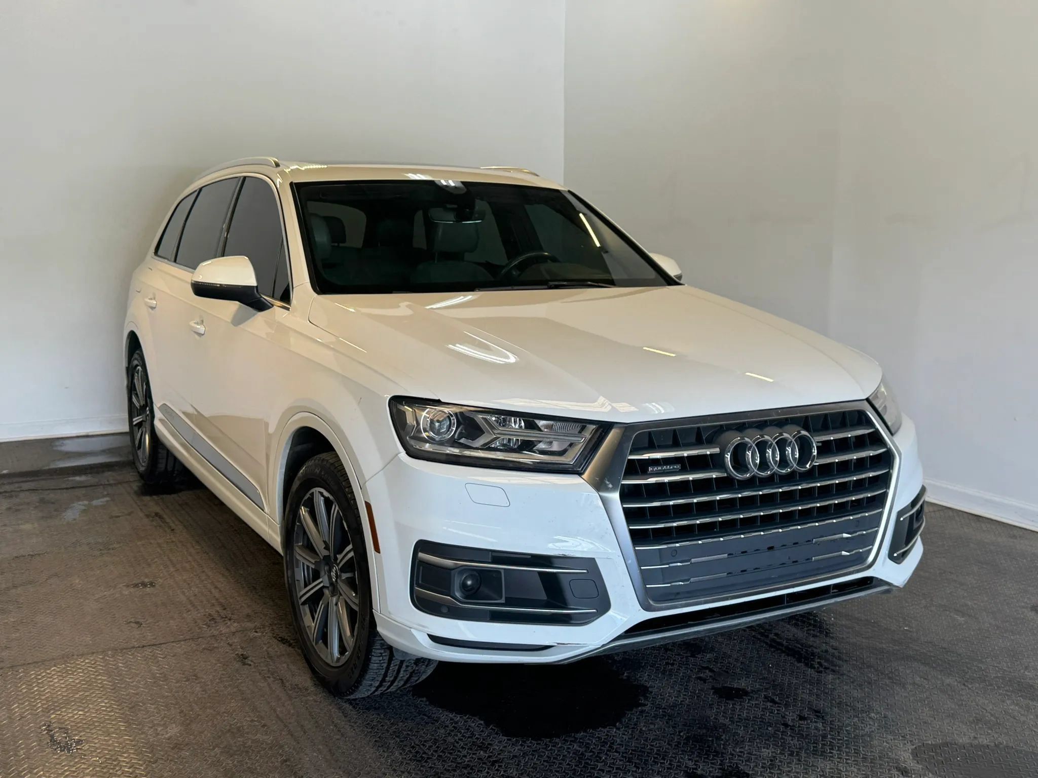 Used 2018 Audi Q7 2.0T Premium Plus w/ Premium Plus Package AWD/4WD image 3