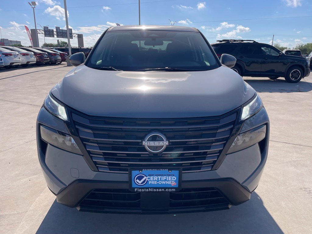 Certified 2026 Nissan Rogue SV FWD image 2