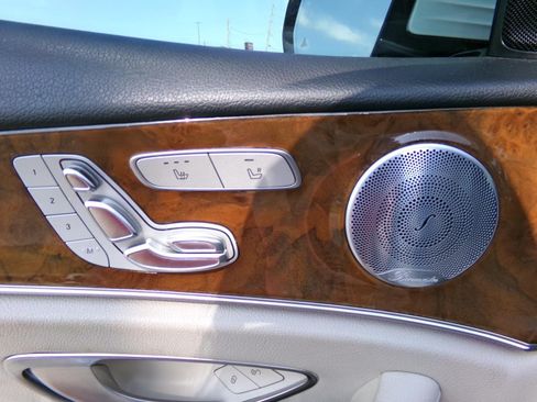 Used 2018 Mercedes-Benz E 300 image 14