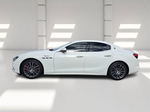 Used 2022 Maserati Ghibli Modena image 7