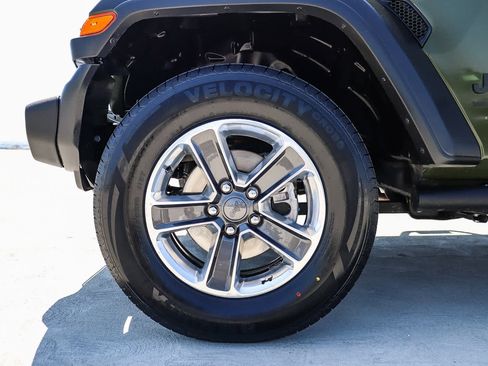 Used 2022 Jeep Wrangler Sport S AWD/4WD image 11