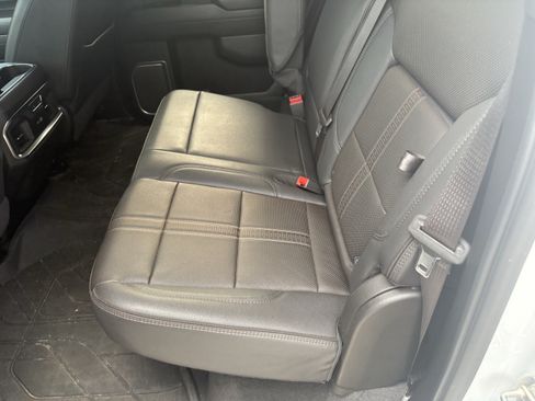 Used 2024 Chevrolet Silverado 2500 High Country w/ High Country Premium Package AWD/4WD image 9