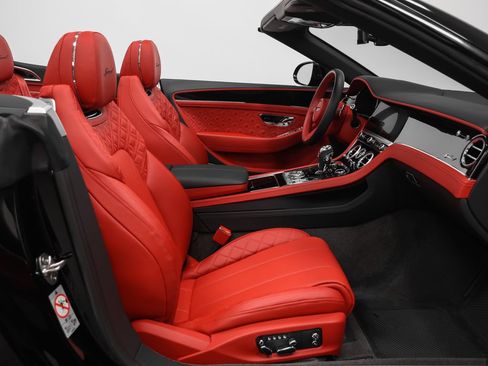 Used 2024 Bentley Continental GT Mulliner AWD/4WD image 25