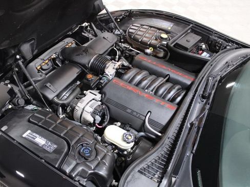 Used 2001 Chevrolet Corvette Coupe w/ Preferred Equipment Group1 RWD image 34