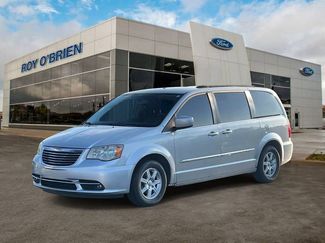 Used 2011 Chrysler Town & Country Touring w/ Driver Convenience Group video 1