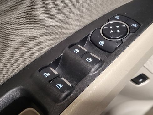 Used 2019 Ford Fusion SE FWD image 27