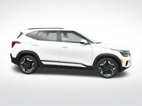 Used 2024 Kia Seltos SX w/ SX Sunroof Package AWD/4WD image 4