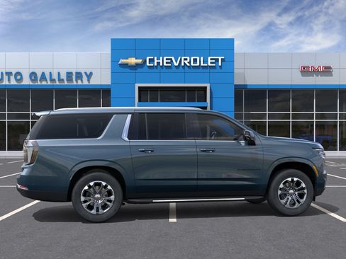 New 2026 Chevrolet Suburban LT w/ Comfort Package RWD image 6