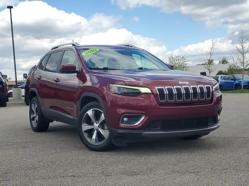 Used 2019 Jeep Cherokee Limited FWD image 38